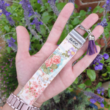 Load image into Gallery viewer, Key FOB WRISTLET 👋 FREE POSTAGE!!